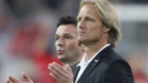 北 축구대표팀, 15년 만에 외국인 감독 영입…1년 계약