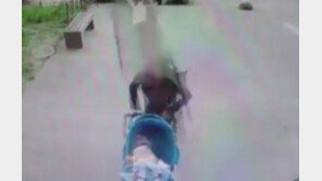 [영상]위에서 떨어진 콘크리트 조각에 머리 ‘퍽’…30대女 중태 