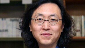 [책의 향기/이 책, 이 저자]“헌책에서 발견하는 사회상… 세상이 과연 발전한 건가 싶기도”