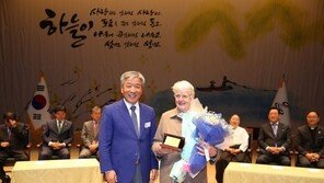 ‘소록도 할매 수녀들’ 스퇴거-피사레크, 고흥군민 됐다