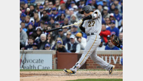 ‘강속구 킬러’ 강정호…컵스전 155km 통타 시즌 4호·2타점