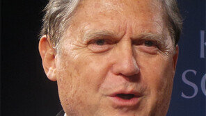 “전쟁 폐허 딛고 선 한국, 이젠 빈곤국 원조·자유-민주 전파에 앞장… ‘대가’ 운운 안해”