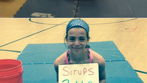 10살 소녀, 윗몸일으키기 2110회 기록 세워