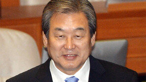 직접 나선 친박-비박 좌장… “혁신 비대위원장 외부영입” 