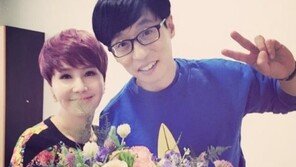 박혜경 ‘슈가맨’ 출연 인증샷 “유재석 씨…집에 꼭 가져가시겠다고!”