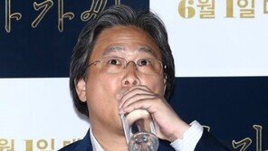 ‘아가씨’ 박찬욱 감독 “상 못받고 빈손…투자자들께 손해만 안 끼치면 하는 바람”