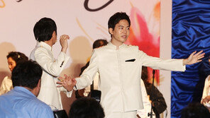 동성커플 김조광수 김승환, 3년 전 결혼식 ‘오물 투척 소동’ 재조명