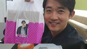 ‘아이가 다섯’ 안재욱, 실제로는 ‘딸 하나’ 둔 초보 아빠 …“100일 선물 고마워요”