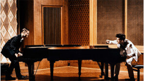 아드레아스 컨-폴 시비스, 한 무대에서 배틀 형식으로 공연