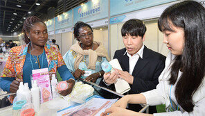 “막막했던 수출 길, 맞춤 조언에 뻥 뚫렸어요”