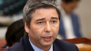 폴크스바겐코리아 “압수당한 차량, 인증 전 단계 준비하던 중” 주장