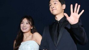 ‘2016 백상예술대상’ 송혜교·송중기, 시선 사로잡는 대세 커플 케미