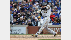 ‘킹캉’ 강정호 시즌 7호 홈런…스탈링 마르테 이은 ‘백투백 홈런’