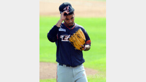 [콤팩트뉴스] 팔꿈치 통증 로저스, 1군 엔트리 제외