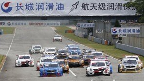 [2016 슈퍼레이스]김동은, 개막전 이후 2연승…中 주하이 ‘장악’