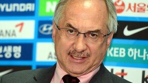 슈틸리케 감독 “정신적으론 큰 소득, 부족한 기술은 고민”