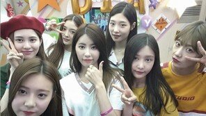 다이아, 완전체 셀카 공개… “활동 많이 기대해주세요!”