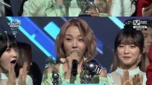 백아연, 신곡 쏘쏘로 ‘엠카운트다운’ 1위…“사랑한다”