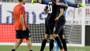 10명 싸운 미국, 파라과이 잡고 조1위로 8강행