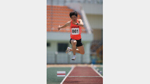 [콤팩트뉴스] 김덕현, 남자 멀리뛰기 한국신기록