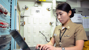 스튜어디스 꿈꿨던 여군, 해군 첫 女기능장 올라