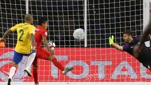 ‘신의 손’탓만 하랴…종이호랑이 전락한 ‘삼바 축구’