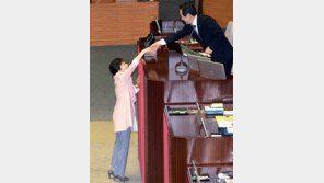“협치”… 국회에 손 내밀다