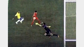 ‘신의 손’ 오심에 멈춰버린 삼바춤 