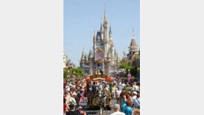 올랜도 총기난사 테러범…“원래 범행 목표 장소는 디즈니월드였다” 부인 증언