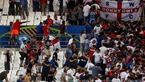 “러시아팬 150명 실체는 ‘잘 훈련된 훌리건’”