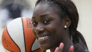 檢, 첼시 리 출생증명서 위조 결론…“혼혈 아닐 가능성 커”