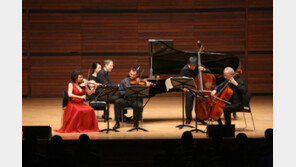 [양형모의 아이러브 스테이지] 바흐부터 백승완까지…26인의 ‘B’를 소환하다