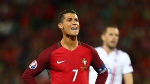 아이슬란드 철벽 수비에 막혀버린 호날두