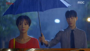 운빨로맨스’ 류준열♥황정음 동침…“그 소원 들어줄게, 나 호랑이잖아” 박력