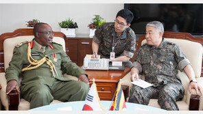 北에 등돌린 우간다 軍당국자들 첫 방한