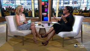 오프라 윈프리, 힐러리 지지 “지금은 여자들에게 중대한 순간…난 그녀와 함께한다”