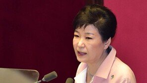 朴대통령 “김밥 한줄에 만원? 관광객 쫓아내는 것”