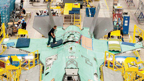 대통령이 힘 실은 T-50  미국 수출, 물 건너가나