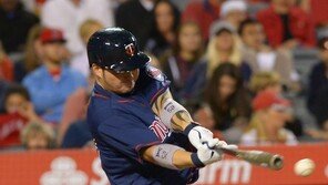 박병호 시즌 12호…154km 강속구 처음으로 넘겼다