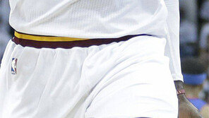 “챔피언 트로피 오늘 내 품에”