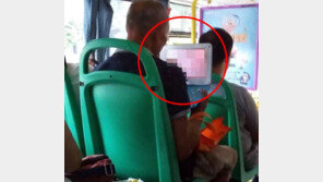 시내버스 안에서 ‘야동’ 본 70대 노인…“다른 승객 항의 무시”