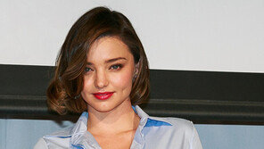 단발 여신 등장! 미란다 커의 독보적 아름다움