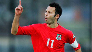 긱스를 보고 공 찬 베일 ‘우상의 恨’을 풀어주다