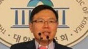 與 정태옥 “김해공항 확장, 부산에 이득줬단 생각 지울 수 없어”
