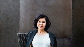 뜨거운 심장을 지닌 여자, 연극배우 김지숙