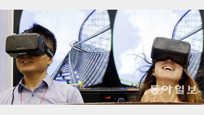 가슴철렁… 짜릿한 롤러코스터 가상현실