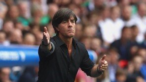 [통신원 리포트] 거침없는 발언·기행에도…성적으로 말하는 뢰브