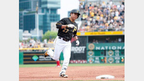 ‘킹캉’ 강정호, 시즌 10호 홈런 ‘쾅’…2년 연속 ‘10홈런’ 고지 밟아