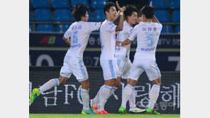 울산 3위 ‘기쁨 두배’