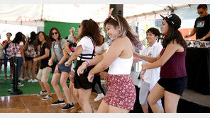 K팝에 홀린 美여성들 “떡볶이 좋아요”